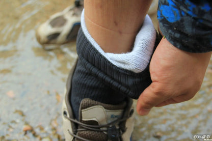 Waterproof Hiking Socks – Breathable Thermal Outdoor Socks for Skiing, Camping & Riding